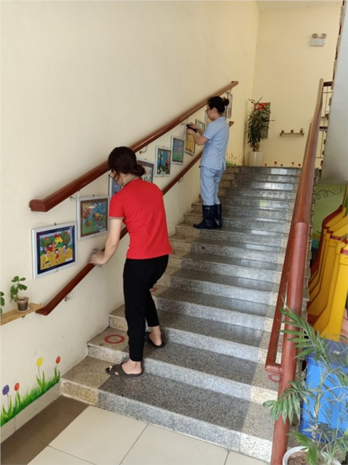 Trường Mn Tràng An phát động tổng vệ sinh môi trường chuẩn bị cho lễ  tổng kết năm học  2018 -2019